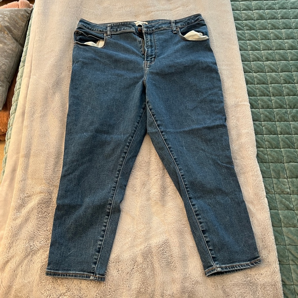 Abercrombie & Fitch Curve Love Super Skinny Ankle High Rise Jean 18 SHORT
